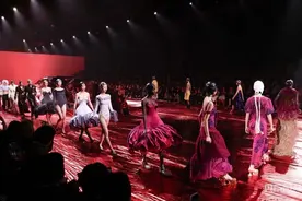海上观澜│2024秋冬上海时装周总曝光量1.17亿次，“秀场经济”塑造时尚生态新引擎图片