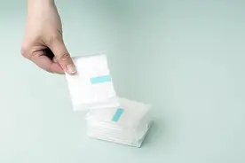 “翻新卫生巾”被曝光！如何选购靠谱卫生巾→图片
