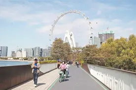既能逛街看话剧 又可骑行观海景图片