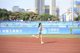 100多万人看她跑步！杭城六年级女孩火出圈，连破2项纪录，达到国家二级运动员水平图片