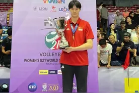 1.96米海南文昌姑娘曾洁雅入选中国女排2024年集训名单图片