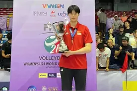 1.96米海南文昌姑娘曾洁雅入选中国女排2024年集训名单图片