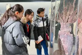 “开学第一课”齐鲁生态环保小卫士主题实践活动在中国海洋大学（鱼山校区）展开图片