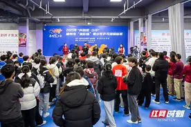 2025年“奔跑吧·少年”郴州市“体彩杯”青少年乒乓球锦标赛激战正酣图片