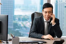 于和伟王骁“金融F4”出圈，导演滕华涛：每个人物都在“城中之城”里图片