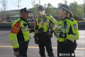 记者蹲点丨811次生死时速！济南交警“铁骑”的速度与真情图片