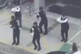台中警察跳“科目三” 岛内网友：跳的很棒图片