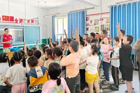 安全宣传进校园，共筑平安铁路线图片