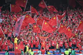 70588人到场！中澳之战打破中国足球单场比赛现场观赛人数最多纪录图片