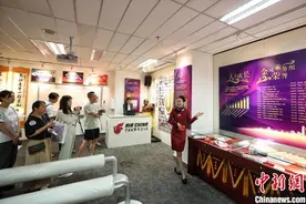 走近金凤乘务组：翱翔蓝天三十年图片