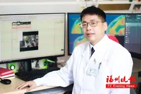 男童老是挤眉弄眼，竟是这种病！图片