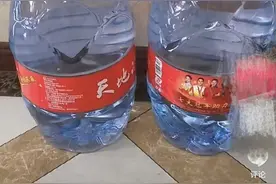 荆州居民反映自来水有异味！水务公司称系增投氯气，水质合格图片