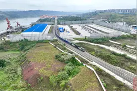 全国首次！铁路运输动力锂电池试运行列车在川渝黔同步发车图片