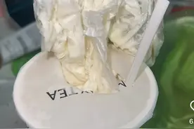 奶茶里“喝出”完整塑料袋 茉莉奶白致歉：涉事门店已闭店整改图片
