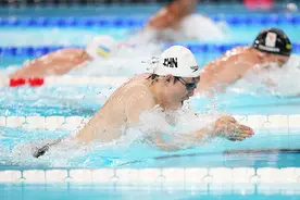 （巴黎残奥会）游泳——男子100米蛙泳SB11级：杨博尊获得亚军图片