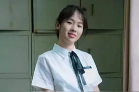 “开学了，妈妈替你去报到！”图片