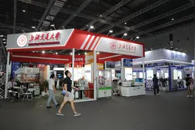 可降解心脏支架、智能排爆机器人……徐汇高校前沿科技亮相工博会图片
