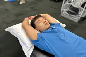 伤身体！千万别再用这个姿势睡觉→图片