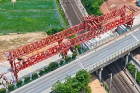 与暴雨赛跑 沪渝高速上跨宣杭铁路Ⅱ级封锁施工完成图片