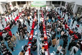 “春暖皖江”2025安徽共青团组织服务青年就业系列活动首发安徽理工大学图片