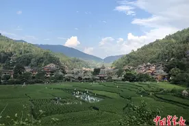 肇兴侗寨火灾背后图片