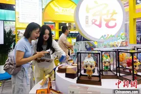 中国民俗解锁新赛道 草原精美文创“圈粉”图片