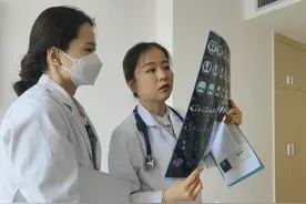 暖新闻丨来新疆一周，天津游客完成了两个心愿图片