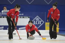 时隔14年再登世锦赛领奖台 中国女子冰壶队直通米兰冬奥会图片