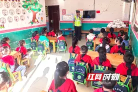 文明交通 安全“童”行——张家界市交警支队直属二大队走进幼儿园开展交通安全知识宣教活动图片