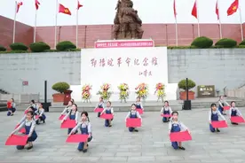 清明祭英烈 吾辈当自强 信阳市组织开展清明祭英烈活动图片