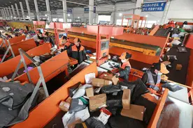 最高罚3万，能否打通快递上门“最后一公里”？图片