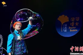 澳大利亚亲子互动剧《泡泡博士》打造欢乐奇妙的泡泡体验图片
