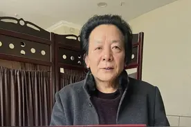 曾手抄创刊词，作家唐俊高：永远向《华西都市报》致敬｜拾光礼盒图片