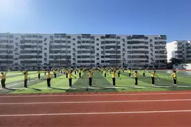 彩竹轻敲承古韵，欢歌曼舞绽思政图片