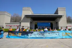 缅怀先烈志，共筑中华魂！威海学子别样方式祭奠先烈图片
