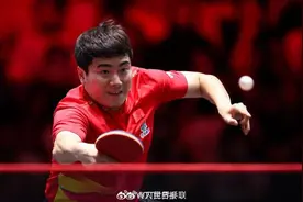 梁靖崑战胜王楚钦，晋级2025WTT新加坡大满贯男单决赛图片