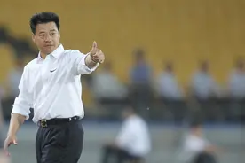 吴金贵回应：感谢久事给我平台带申花夺冠，两年执教有曲折更有欢乐图片