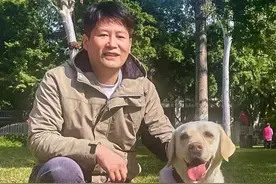 他牵着导盲犬走在长沙街头，结果……慢慢看完，很温暖图片