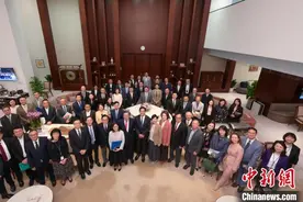 香港立法会前厅交流会首次实行新交流机制图片