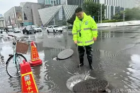 天津市暴雨预警生效中！截至15时，尚有7处点位积水未排净图片
