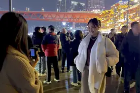 印尼“网红”博主感受中国“山城”魅力图片