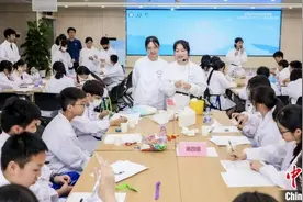 穗澳师生走进广州实验室共探科学奥秘图片