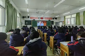 “为国攀登”思政大课在大中小学校反响热烈图片