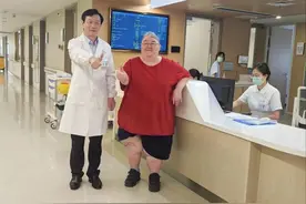“长沙很美，你们很棒”！来自美国的患者出院回国，连连点赞长沙和医护人员图片