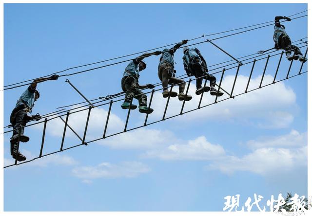 飞瀑流泉遇上“岩壁芭蕾”，连云港渔湾这场攀登赛太燃了