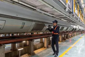 成自宜高铁首发随车机械师唐榆：具备多种车型资质，多次担任首发任务图片