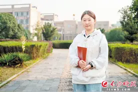 周美玲：“我想成为张桂梅那样的老师，将爱传递下去”｜回报岁月 真情不老图片