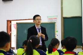 最美教师丨彭才华：以扎实学识与君子风范，诠释教师之美图片