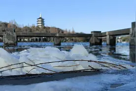 西湖长桥桥面有雪？-4.6℃，杭州主城区冷出这个冬天以来的最低温图片