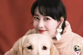 演员李勤勤收养周海媚爱犬图片